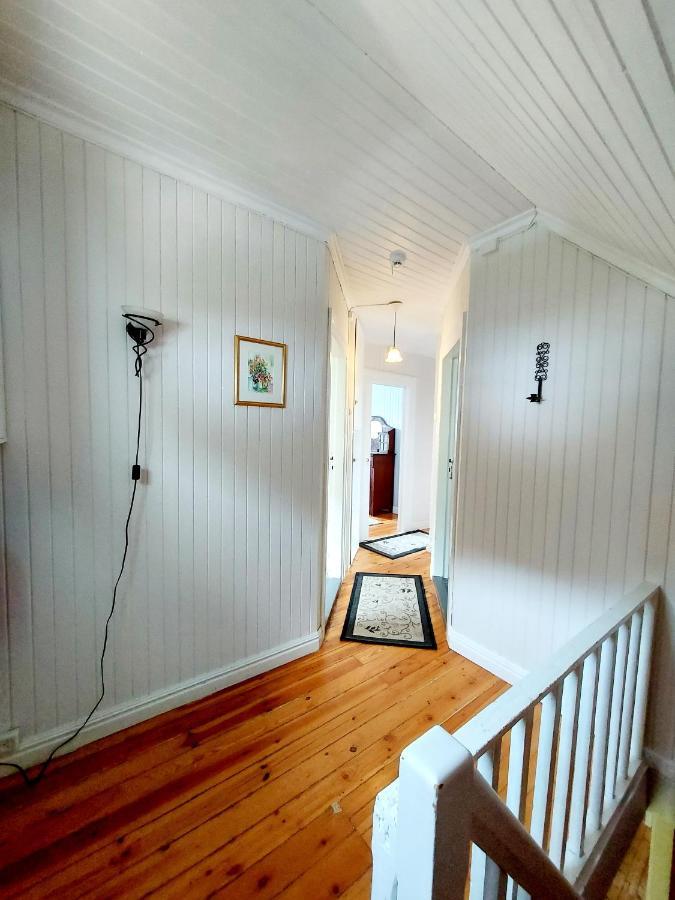 Solrik Beliggenhet I Lofotens Storste Fiskevaer Villa Ballstad Exterior photo